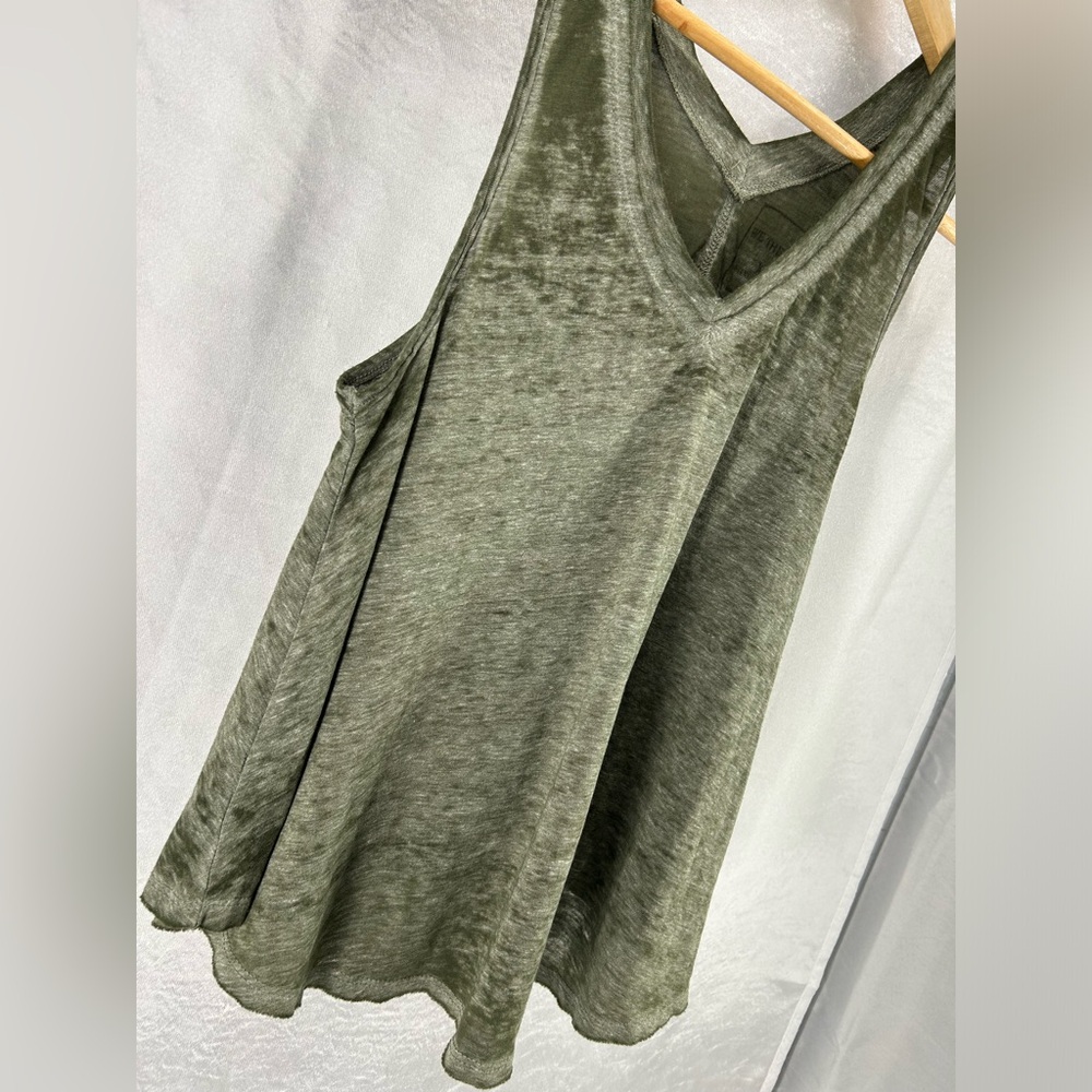 We The Free Green V-Neck Tank Top Size XS - Picture 4 of 7